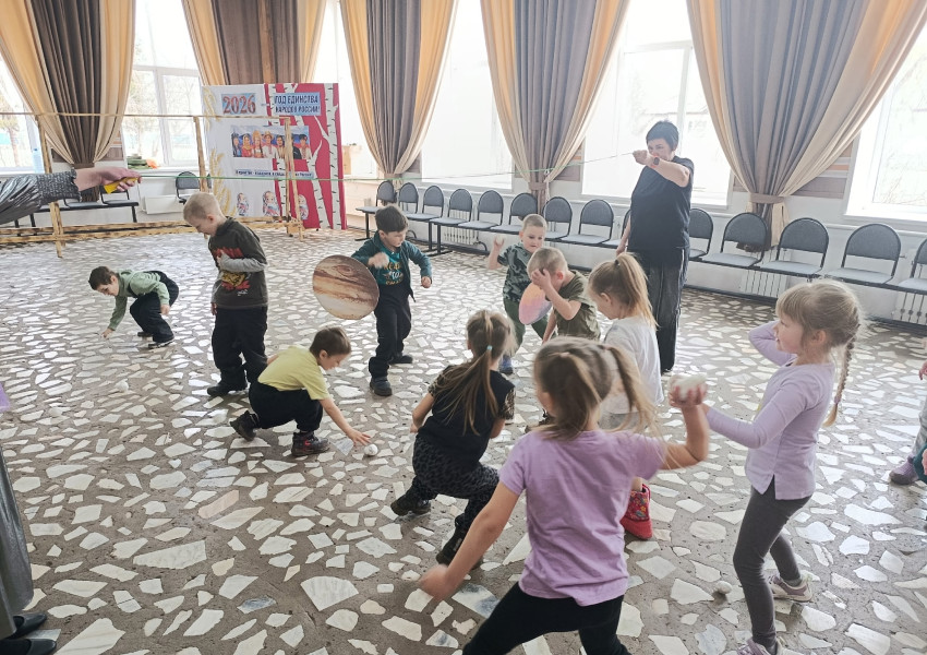 Игровая программа "А ты готов стать космонавтом? "