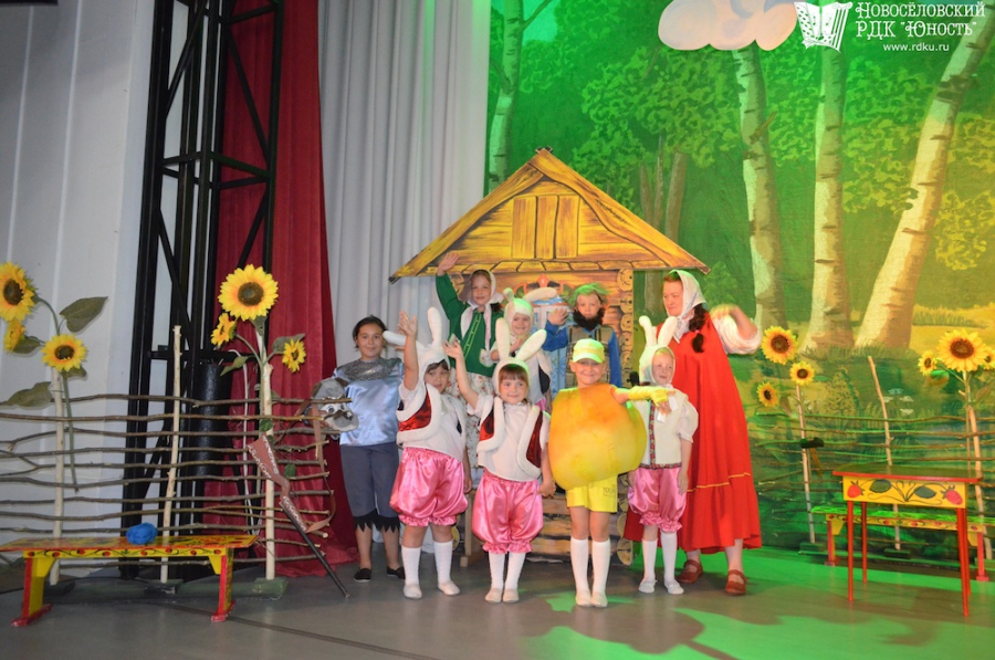 Премьера спектакля "Колобок"