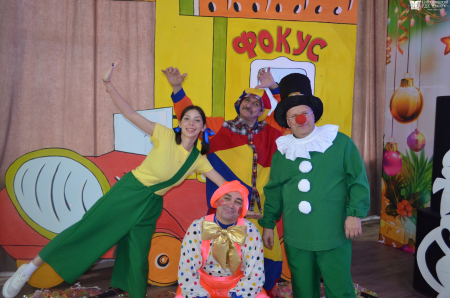 Циклы Новогодних утренников для разных категорий детей