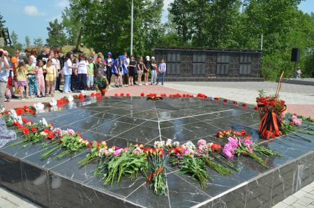 Память нашу не стереть с годами