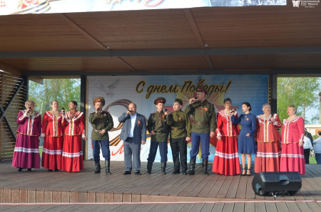 Цветущий май! Победный май!