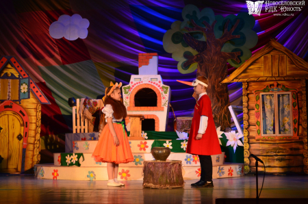 Премьера спектакля по пьесе Олеси Емельяновой «Хитрая лиса»